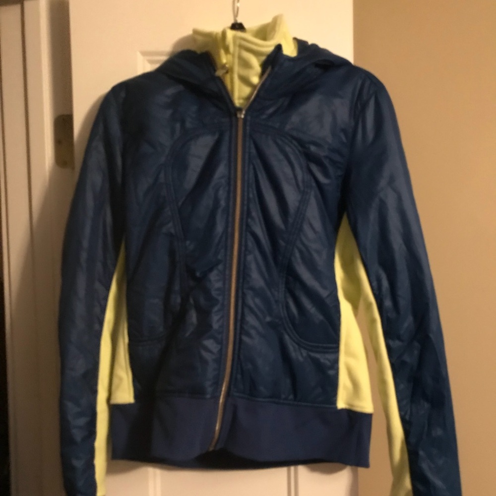 Lululemon puffed coat with zip in fleece layer
